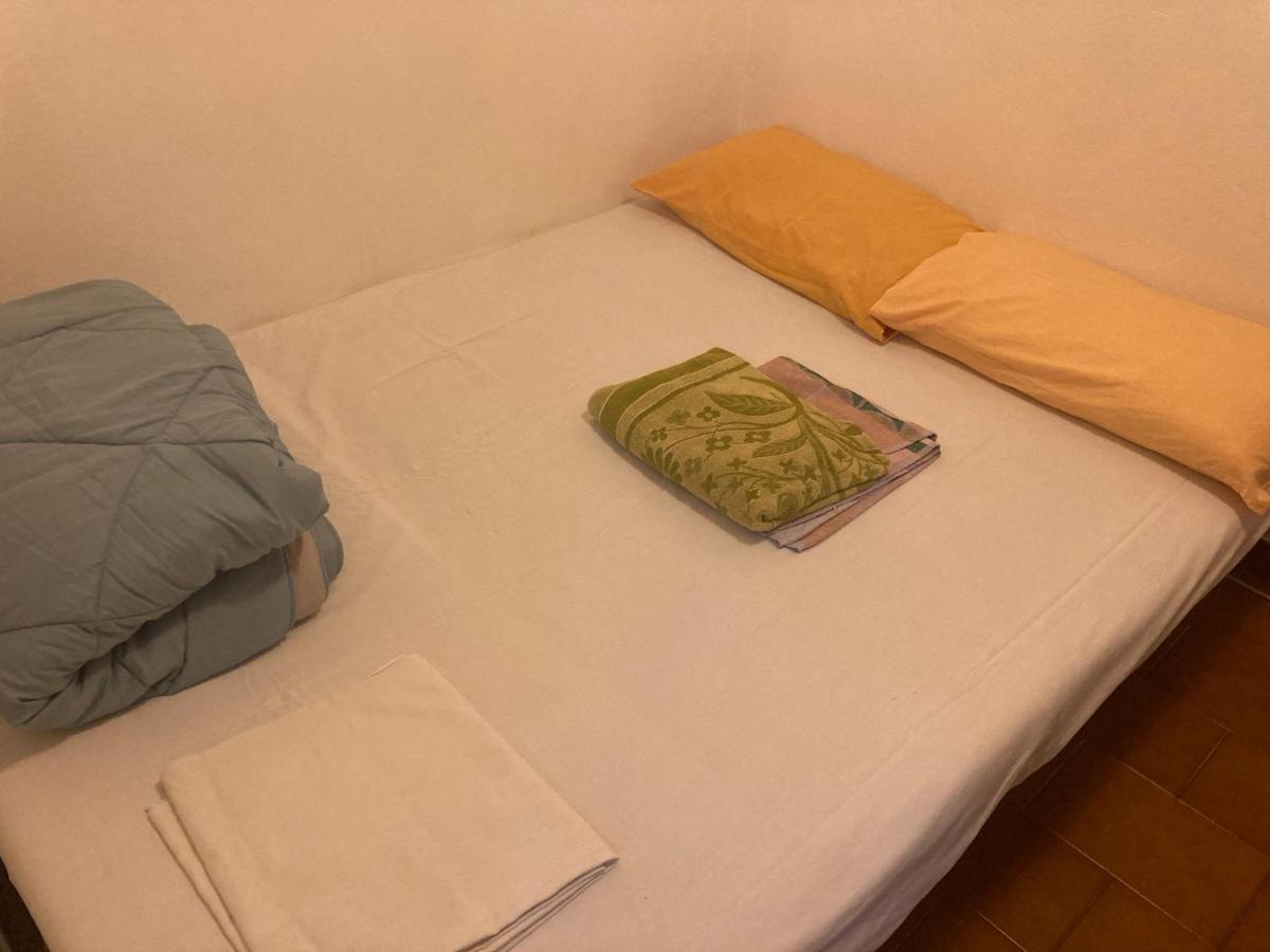 Cheerful Room, Sharing Kitchen In A Cosy Family Art House, Ideal For One Person Or Couple サンレモ エクステリア 写真